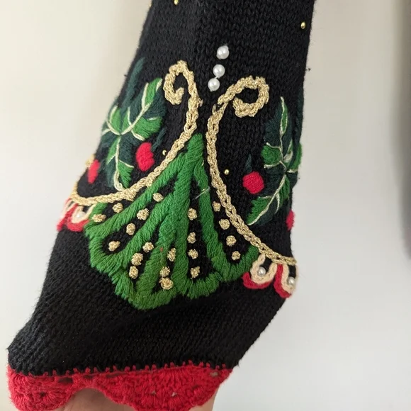 Vintage 90s Ugly‎ Christmas Embroidered Holly Sweater 3D - Picture 11 of 14